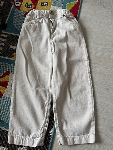 Zara kırık beyaz jean