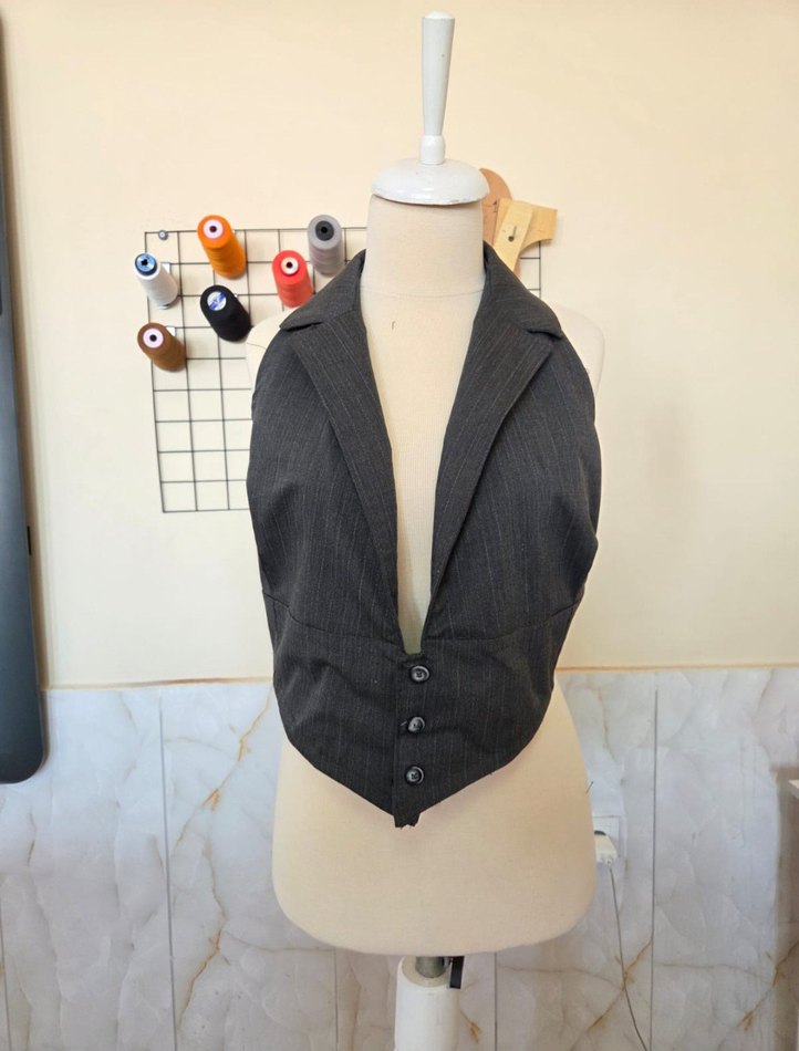 Düğmeli Gri Kadın Kumaş Büstiyer - Görsel 2