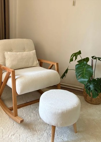 Ikea Beyaz Ahşap Sallanan Koltuk ve Puf