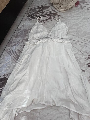 Stradivarius Beyaz elbise