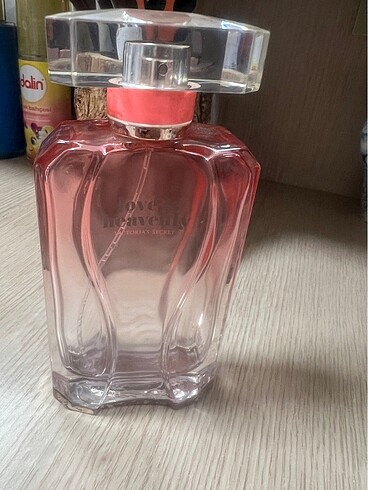 Victoria?s Secret Parfüm Şişesi