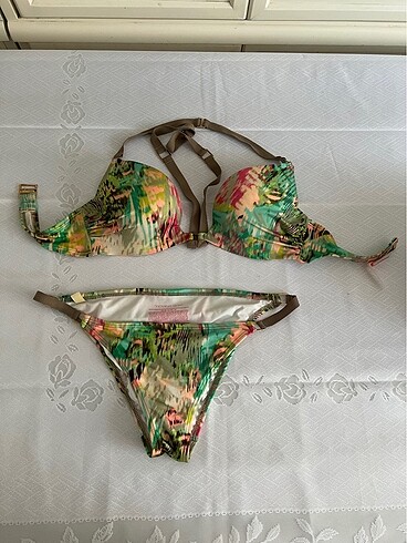 Victoria?s Secret bikini