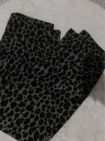 leopar desenli pantolon