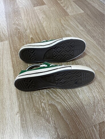 38 Beden yeşil Renk Converse spor ayakkabı