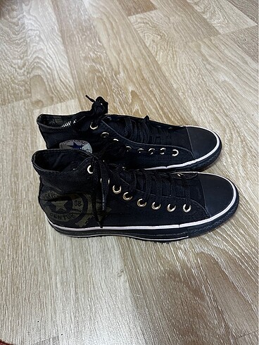 40 Beden Converse spor ayakkabı