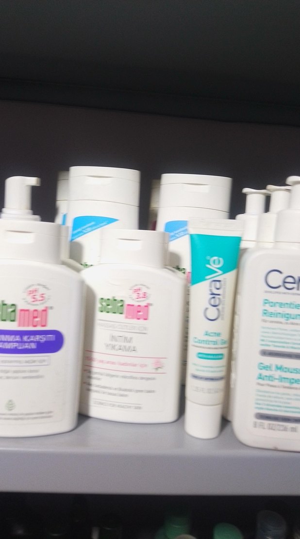 CeraVe Nemlendirici Köpüren Yüz Temizleyici - Görsel 4