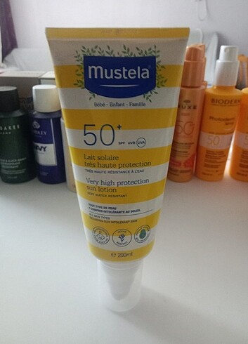 Mustela çocuk ve aile güneş kremi