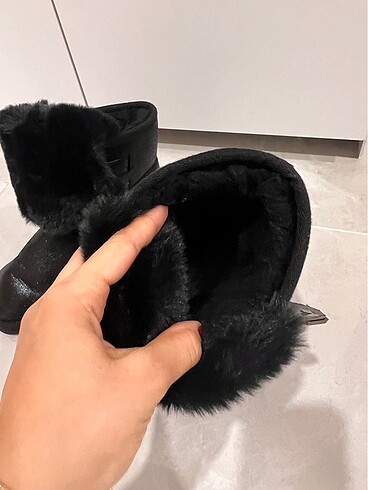 38 Beden Kürklü Ugg Bot