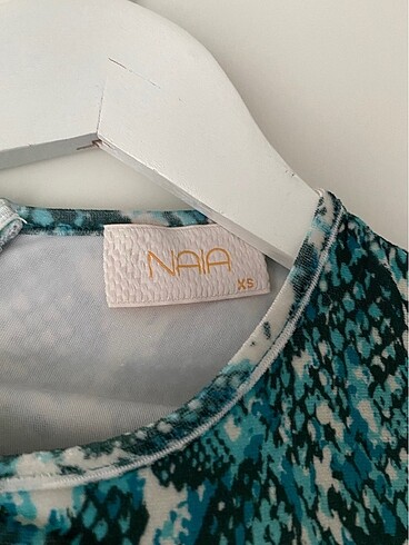 xs Beden Naia kadife mini elbise