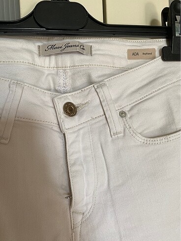 26 Beden beyaz Renk Mavi Jeans Ada Boyfriend Jean