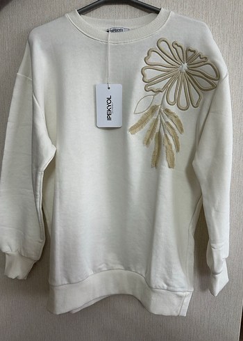 İPEKYOL Beyaz Nakış Detaylı sweatshirt - Görsel 3