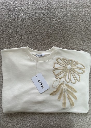 İPEKYOL Kadın Beyaz Nakışlı Sweatshirt - Görsel 4