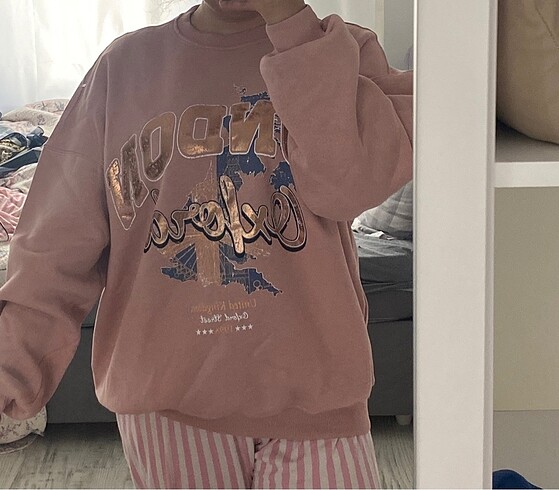Sweatshirt
