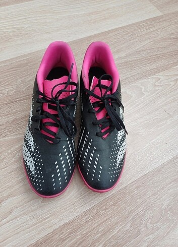 Orijinal Adidas halı saha ayakkabısı
