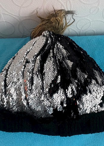 Kadın Gri Pul İşlemeli Kürklü Bere - Görsel 2