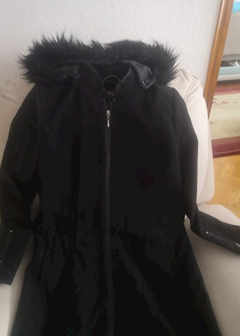 Siyah Uzun Kürklü Kadın Kaban - Görsel 2