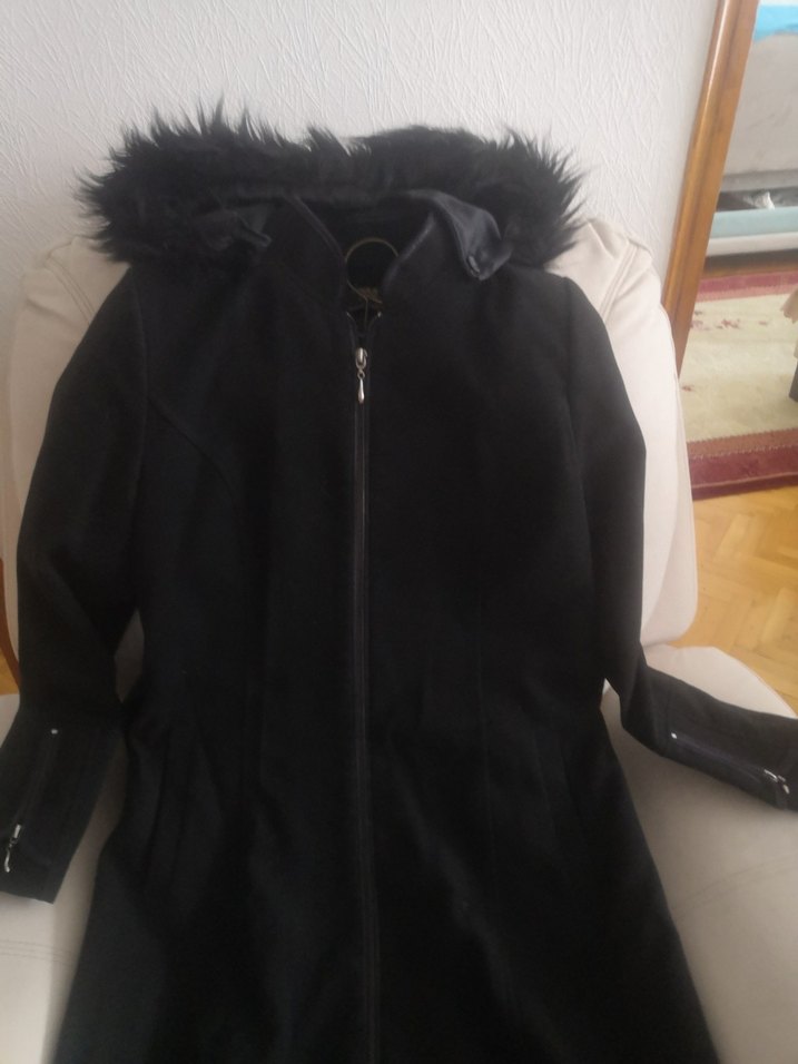 Siyah Uzun Kürklü Kadın Kaban - Görsel 2