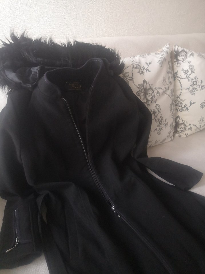 Kürklü Siyah Uzun Kadın Kaban - Görsel 5