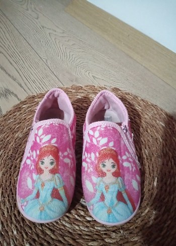 Kız Çocuk Pembe Desenli Sıcak Ev Terliği - Görsel 3