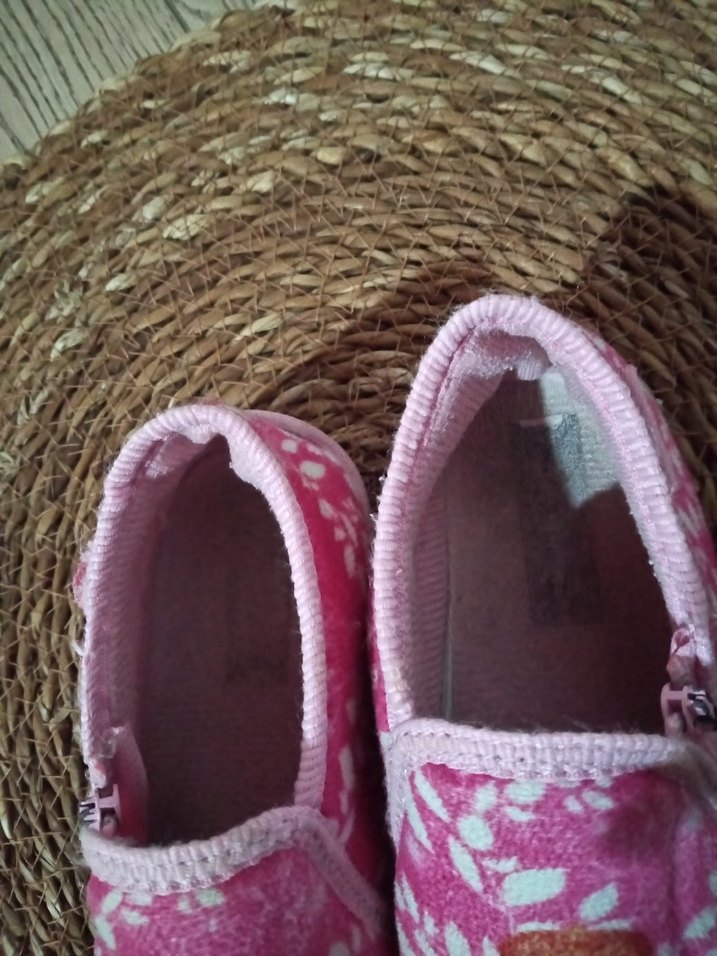 Kız Çocuk Pembe Desenli Sıcak Ev Terliği - Görsel 2