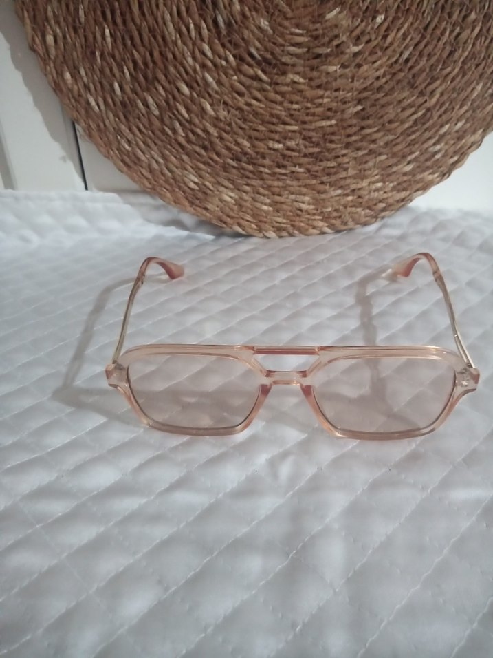 Şeffaf açık renkli Kadın Gözlük - Görsel 2