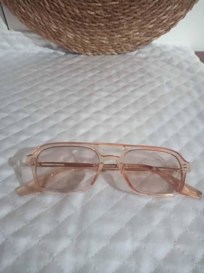 Şeffaf açık renkli Kadın Gözlük - Görsel 4