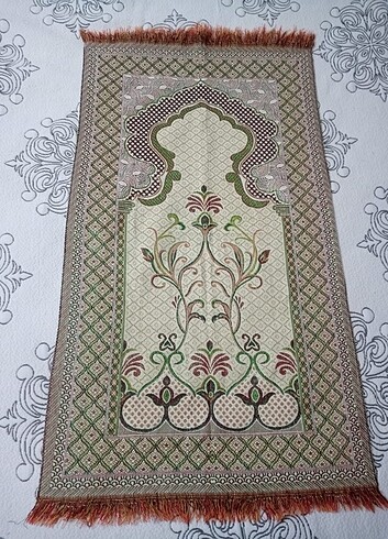 Simli nakışlı hafif seccade