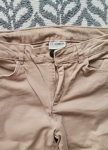 LC Waikiki Okul Pantolonu
