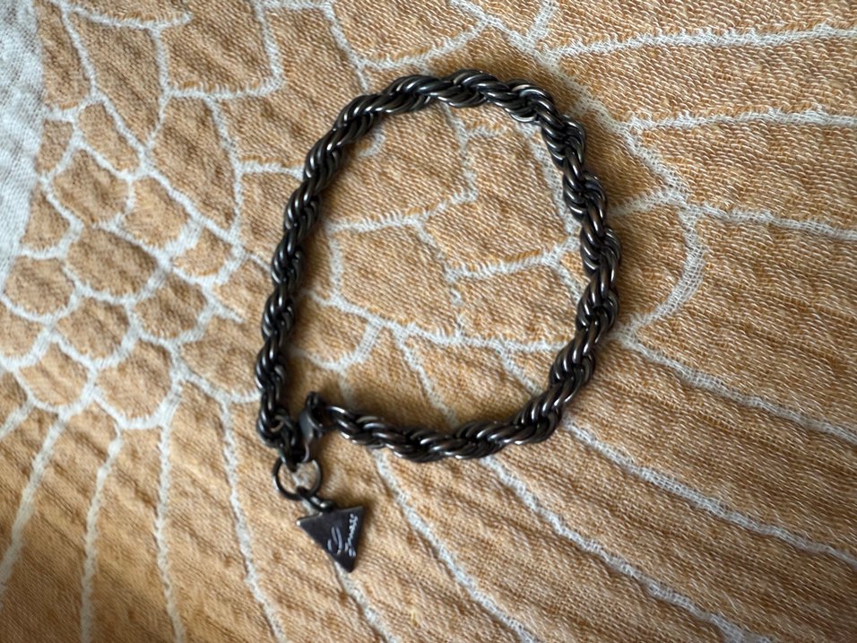 Guess marka Bileklik - Görsel 2