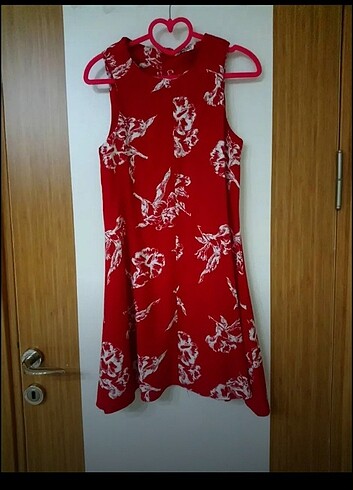 Kırmızı viskon kumaş elbise 