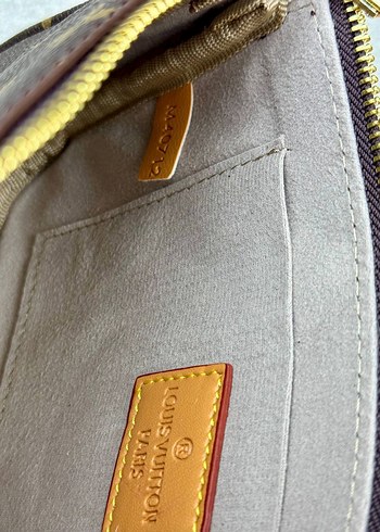  Beden kahverengi Renk Louis Vuitton Kahverengi Deri Baskılı Çanta