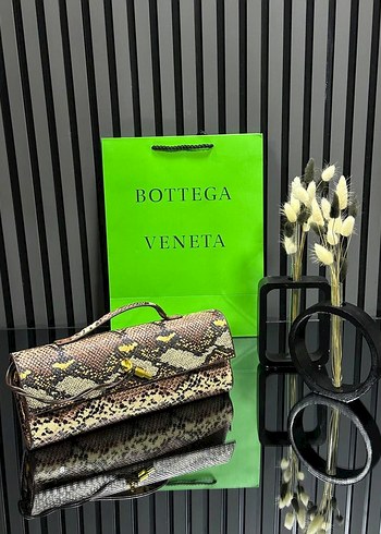 Bottega Veneta Bottega Veneta Gri Yılan Derisi Desenli Deri Çanta