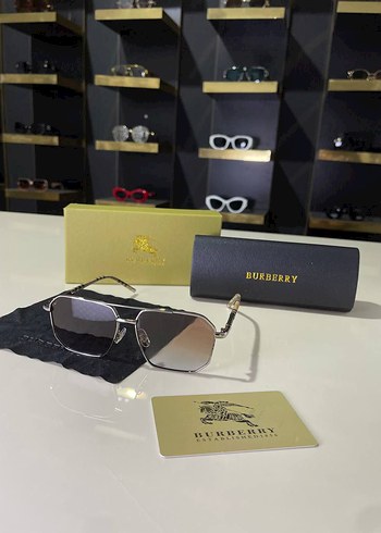 Burberry Gri Minimalist Kadın Güneş Gözlüğü