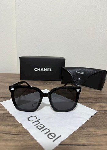 Beden Parlak Siyah Chanel Kadın Güneş Gözlüğü