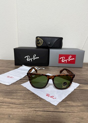 Ray-Ban Parlak Kahverengi Klasik Kadın Güneş Gözlüğü