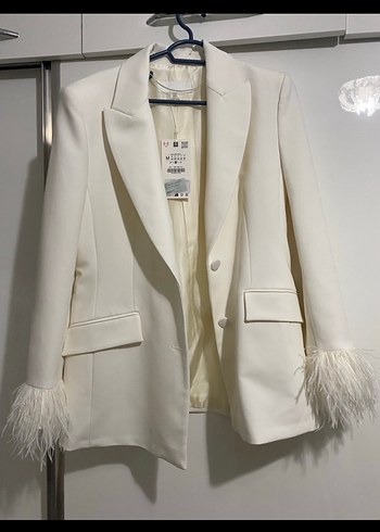 Zara Ekru Tuy Detayli Siklik Blazer