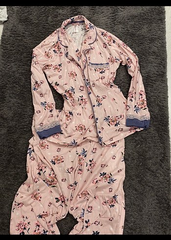 Pembe Çiçek Desenli Uzun Kollu Pijama Takımı Suwen - Görsel 3