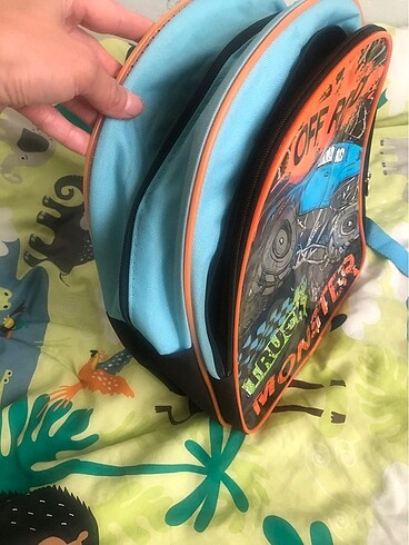  Okul çantası