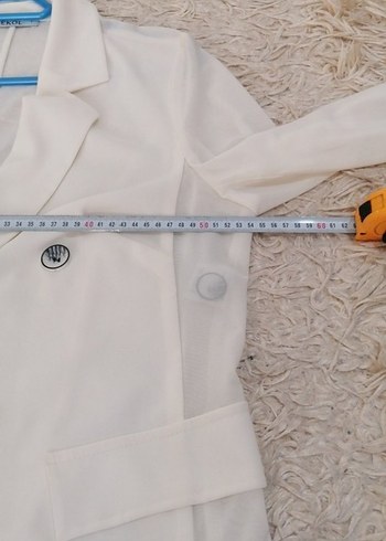 diğer Beden Düğmeli Beyaz Mini Blazer
