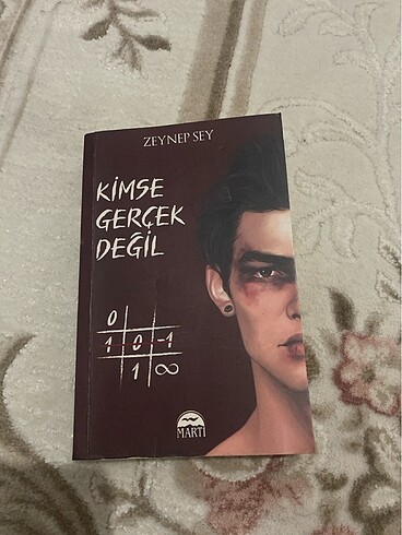 Kimse Kercek Değil
