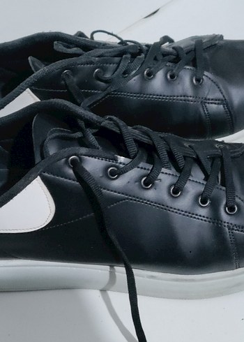 Siyah Bağcıklı 44 numara sağlam Spor Ayakkabı - Görsel 6