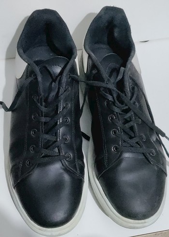 Siyah Bağcıklı 44 numara sağlam Spor Ayakkabı - Görsel 2