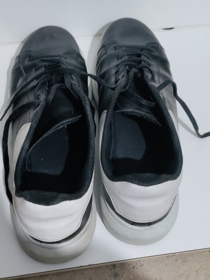 Siyah Bağcıklı 44 numara sağlam Spor Ayakkabı - Görsel 4