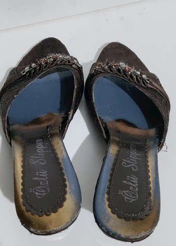 Kahverengi Süet Yılan Desenli Kadın Dolgu Topuk Terlik - Görsel 4