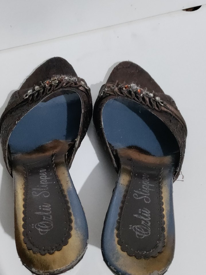 Kahverengi Süet Yılan Desenli Kadın Dolgu Topuk Terlik - Görsel 3