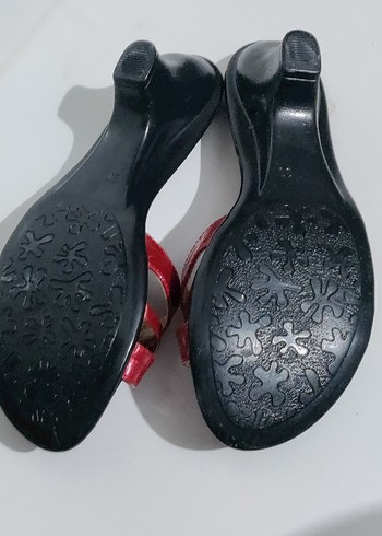 Kırmızı Yılan Desenli Topuklu Kadın Terlik - Görsel 5