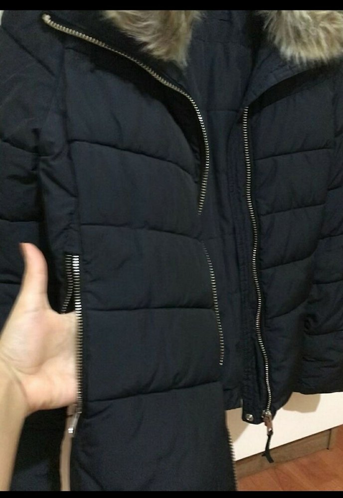 Kürklü Siyah Kapüşonlu Kadın Kışlık Mont - Görsel 3