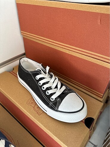 Diğer Converse