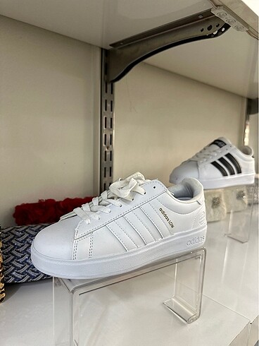 Adidas Spor Ayakkabı