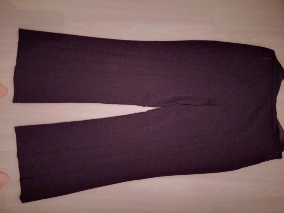 Kadın siyah Piliseli Midi Kumaş Pantolon - Görsel 2